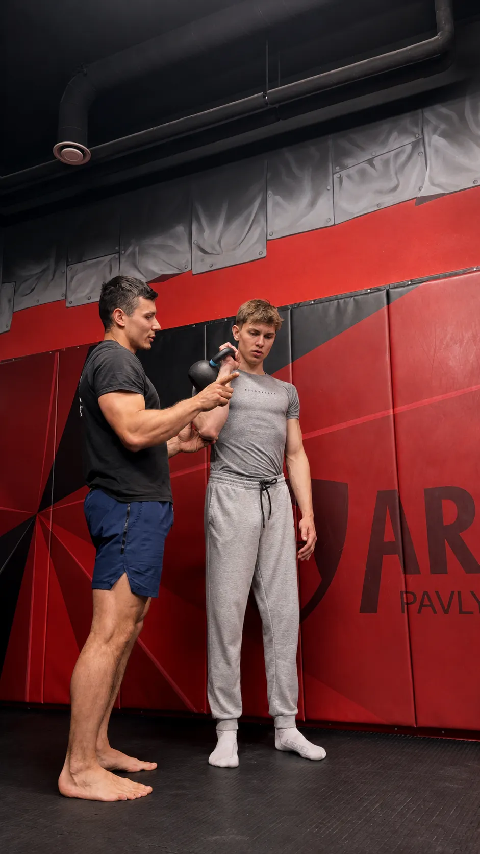 Kevin coaching kettlebell technique